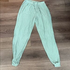 Alo whisper pant